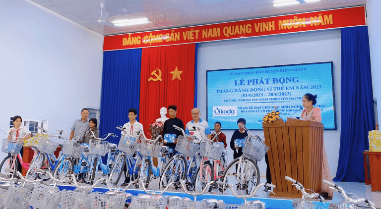 Vikoda trao tặng 20 xe đạp cho học sinh nghèo huyện Diên Khánh, tỉnh Khánh Hòa